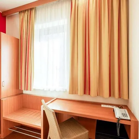Nexto Dormero 4* Budapest