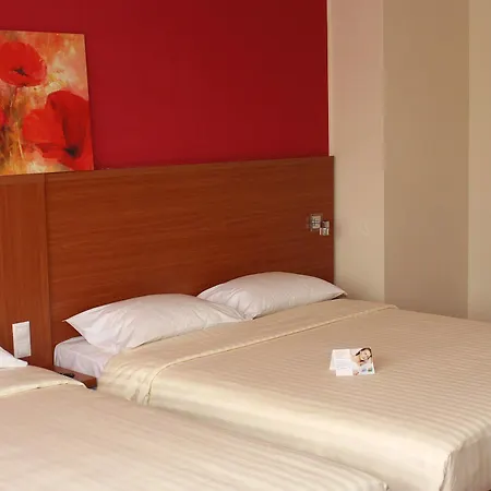 מלון Nexto Dormero 4*